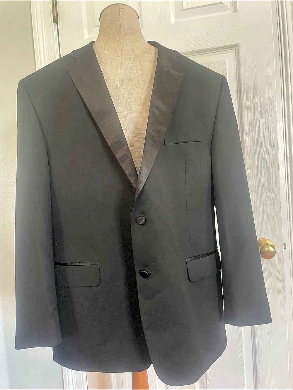 Madison Men's black tuxedo jacket blazer size 46 formal black tie wedding